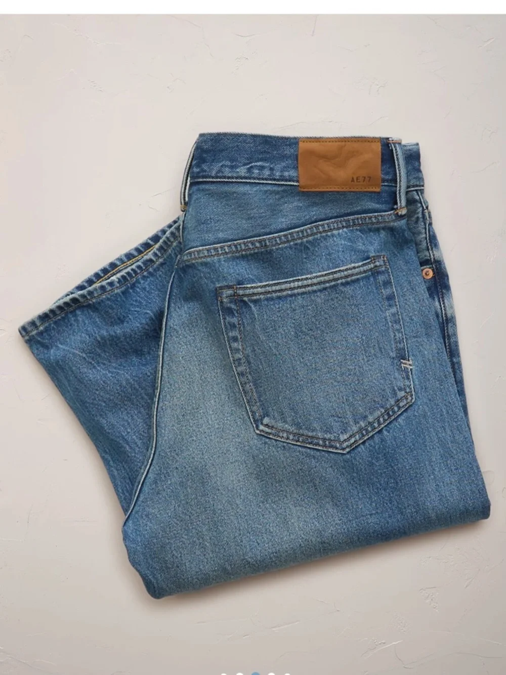 NWT AE77 Premium Loose Mens Jeans medium wash organic cotton 28x32